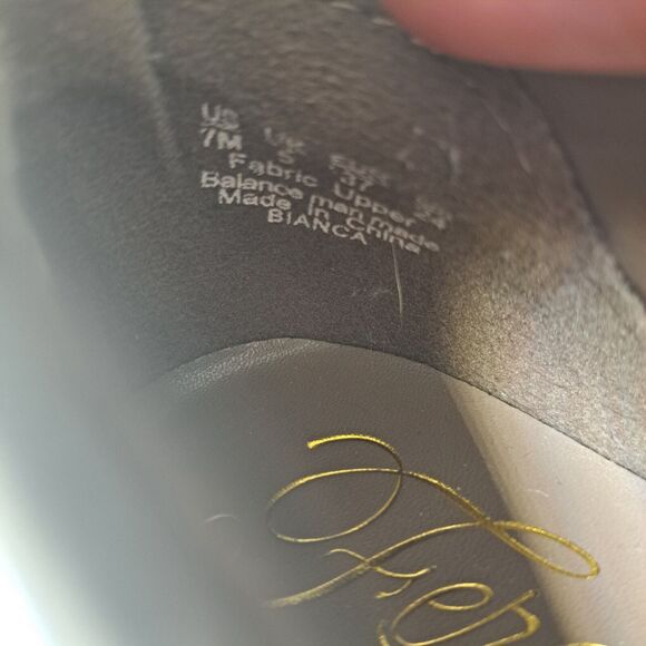 FERGIE BIANCA BOOTIE ANKLE BOOTS WOMENS SIZE 7M DISTRESSED LOW HEEL SIDE ZIP - Picture 10 of 10